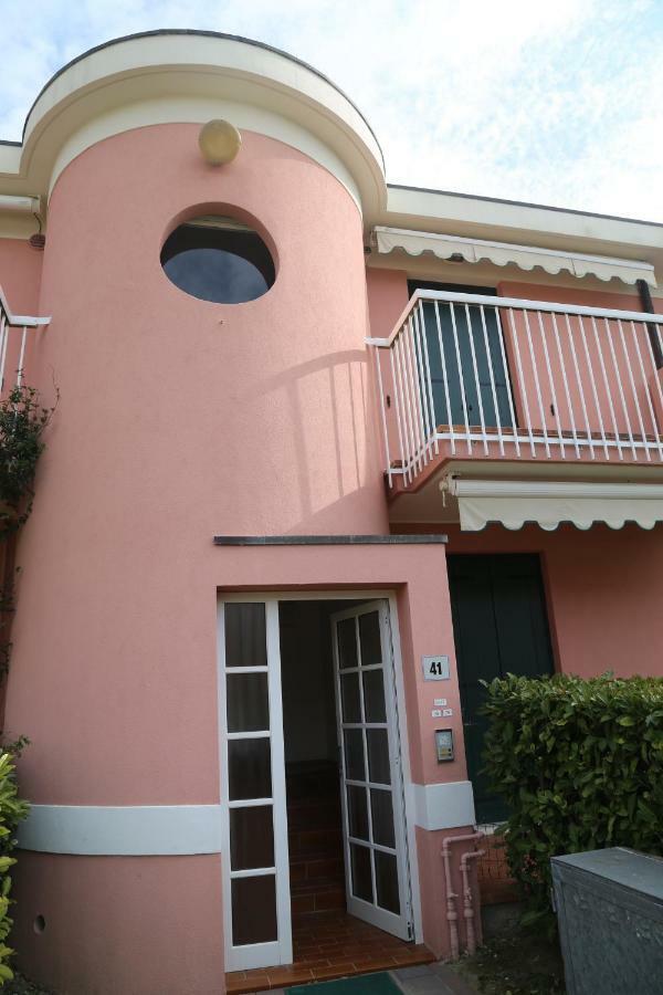 Seaside Terrace & Pool Getaway Apartment Cavallino-Treporti Ngoại thất bức ảnh