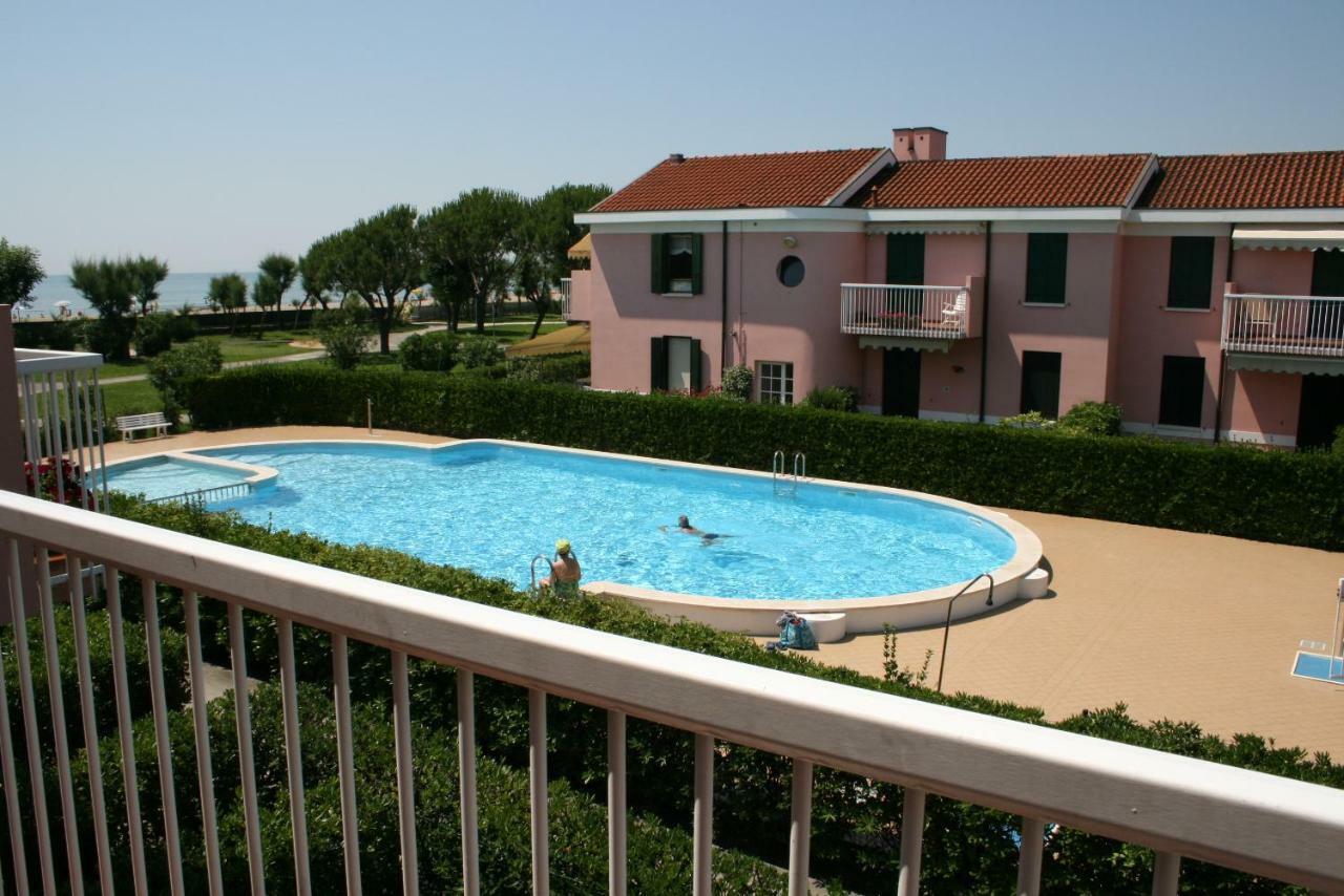 Seaside Terrace & Pool Getaway Apartment Cavallino-Treporti Ngoại thất bức ảnh